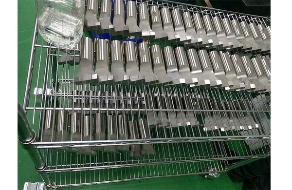 超聲波金屬焊接機(jī)使用應(yīng)注意什么